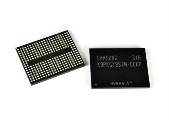 Серийная флэш-память RoHS IC cmos обломока флэш-памяти уступчивое