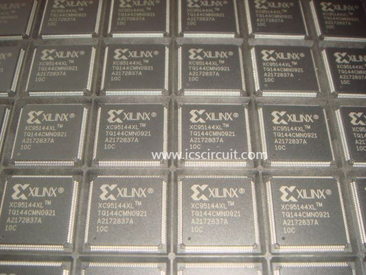 DC XCS40-3PQ208I обломока PCN Programmable IC спартанский и семья Спартанский-XL FPGA